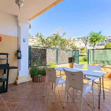 Modern In With Pool And Balcony Pass The Keys Holiday home *